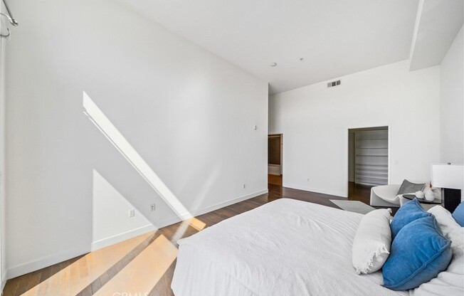 3 beds, 2 baths, 1,610 sqft, $8,000, Unit 612