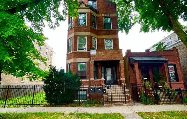 3042 W. Cullerton St