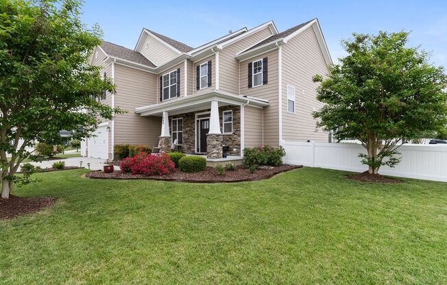 5 Bedroom 3.5 bath home in Hickory Landing