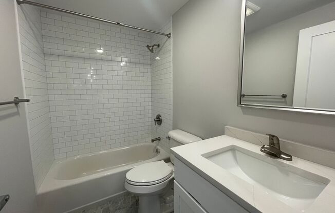 2 beds, 1 bath, 720 sqft, $2,750, Unit 328 Bank #17