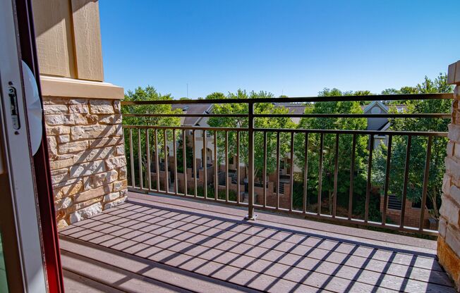 2 beds, 2 baths, 1,132 sqft, $1,660, Unit 8101-402