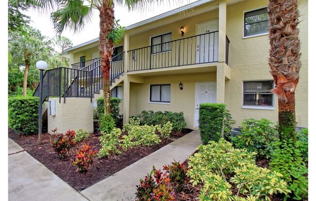 Gorgeous New Remodel! Pine Haven Condo in Bonita Springs!