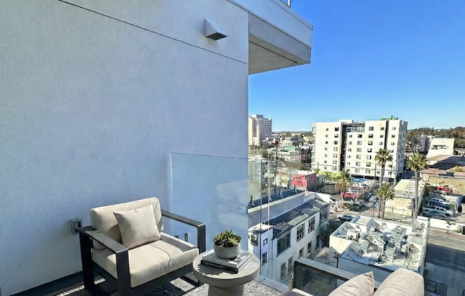 Studio, 1 bath, $2,595, Unit 809