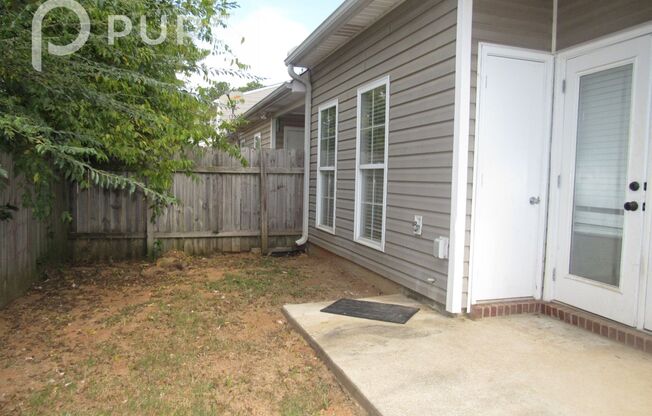 3 beds, 2 baths, $1,295