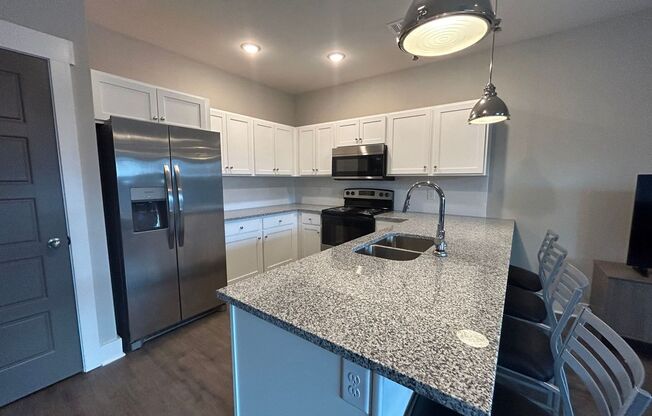 4 beds, 4.5 baths, 1,600 sqft, $1,030, Unit 407 Minter Way-201 - D