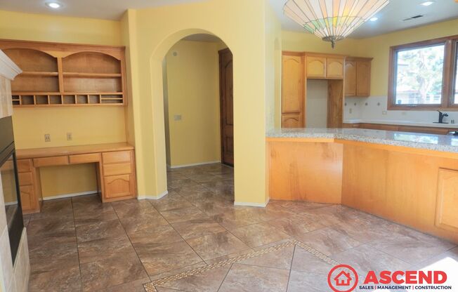 Beautiful Home Located In Northwest Bakersfield!
