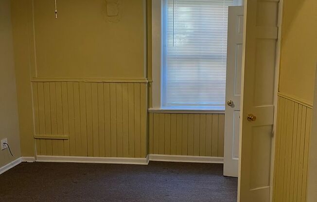 1 bed, 1 bath, 800 sqft, $825, Unit 1411 S. 3rd St. Unit 5