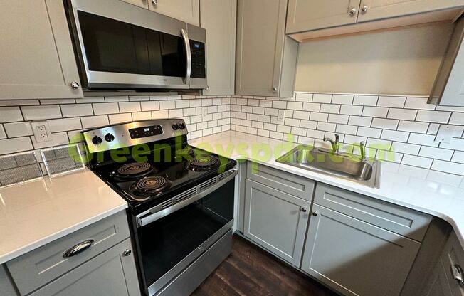 1 bed, 1 bath, 700 sqft, $1,395, Unit 102