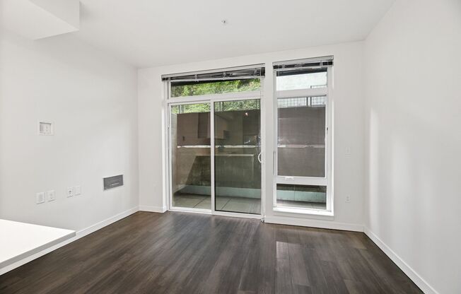 2 beds, 1.5 baths, 837 sqft, $2,595, Unit 326