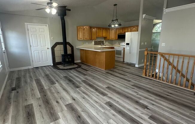 1982 W 2025 S Syracuse UT 84075