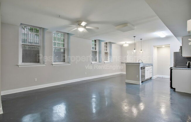 1 bed, 1 bath, 814 sqft, $1,195, Unit 11