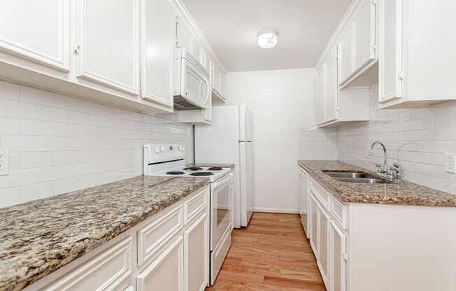 2 beds, 2 baths, $1,200, Unit 5