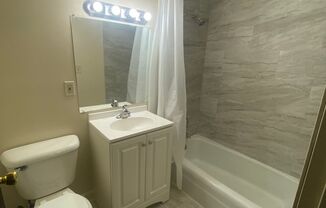 1 bed, 1 bath, 700 sqft, $899, Unit Lovers Lane-118