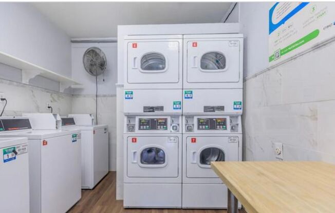 1 bed, 1 bath, 480 sqft, $1,150, Unit 220