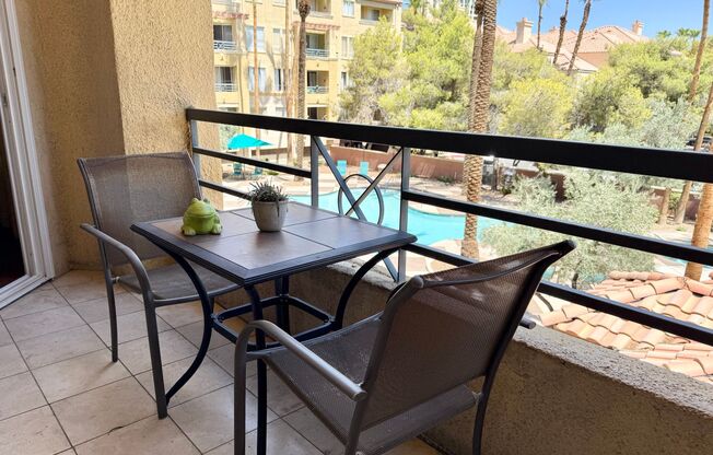 2 beds, 2 baths, $2,400, Unit # 206