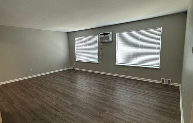 2 beds, 1 bath, 860 sqft, $1,365, Unit 206