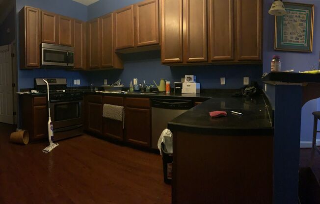 216 W 7th Street