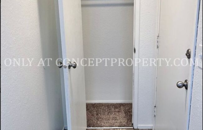 2 beds, 1 bath, 580 sqft, $1,249, Unit B3