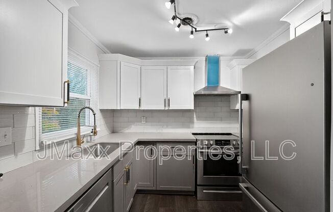 1068 REBEL FRST DR SE