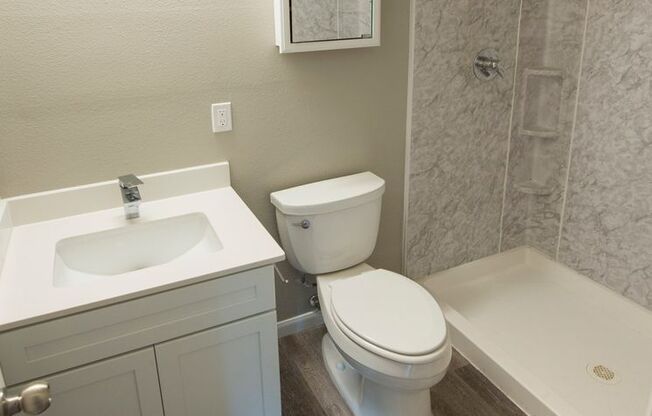 3 beds, 2 baths, $1,650, Unit 3/2