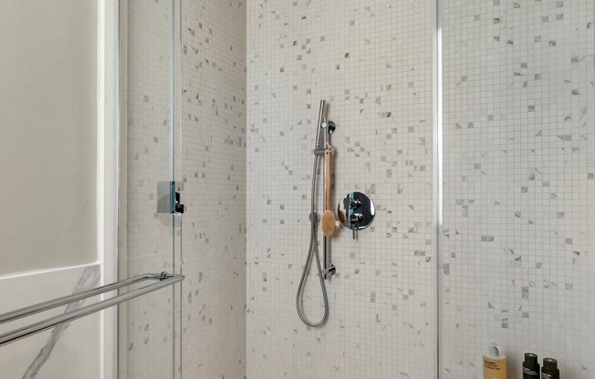 1 bed, 1 bath, 752 sqft, $7,458