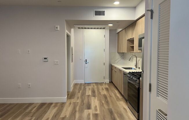 1 bed, 1 bath, 622 sqft, $2,145, Unit 205