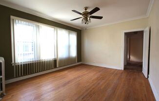 3 beds, 1 bath, $1,800, Unit Unit 2