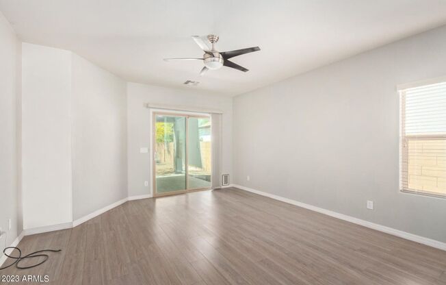 Modern Charming 3Beds/2Bath Single Family Home!