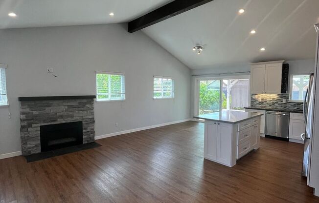 SPACIOUS 3BD/2BA SINGLE FAMILY HOME IN CLAIREMONT WITH HUGE BACKYARD! ONLY $4,395/mo