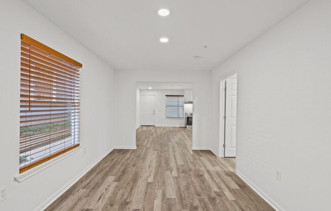 1 bed, 1 bath, 595 sqft, $1,350, Unit #161