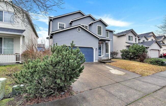 Spacious 3-Bedroom Home with Vaulted Ceilings & Expansive Backyard