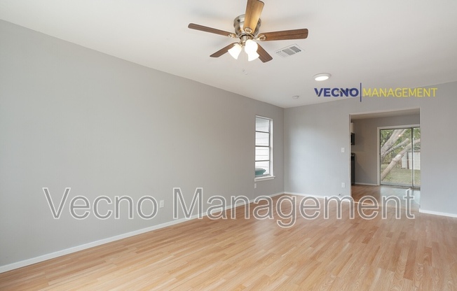435 W BEDFORD AVE