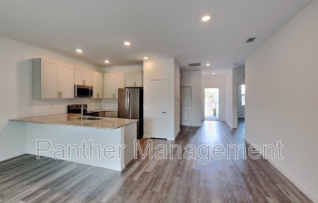 3106 SE SANTA BARBARA PL