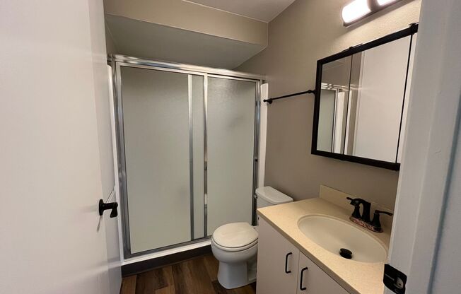 1 bed, 2 baths, 900 sqft, $2,200, Unit 007