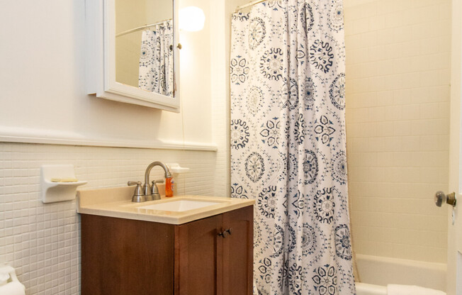 Studio, 1 bath, 450 sqft, $3,800, Unit C4
