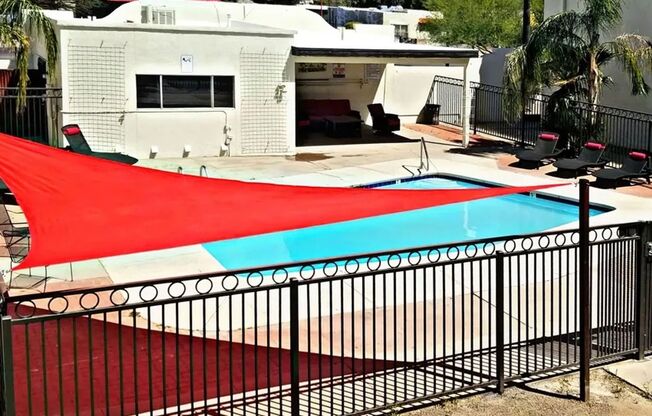 2 beds, 1 bath, 676 sqft, $1,049