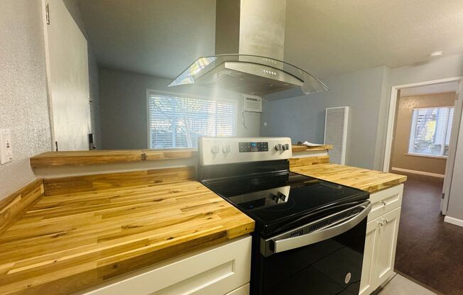 1 bed, 1 bath, $1,550, Unit #53