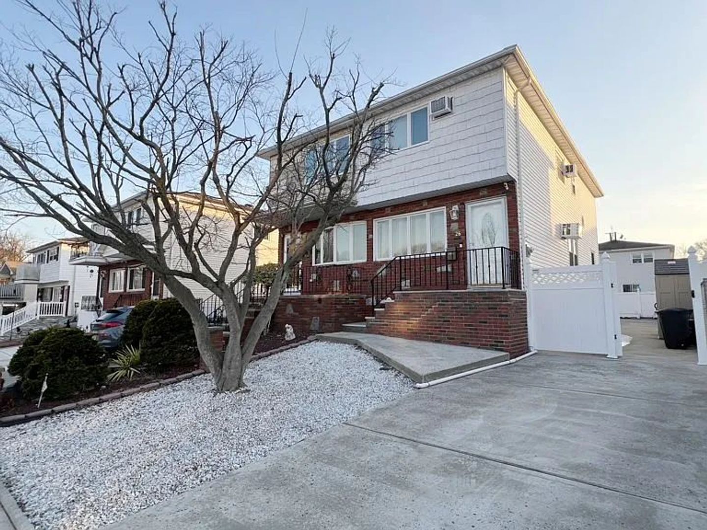 26 Thayer Pl