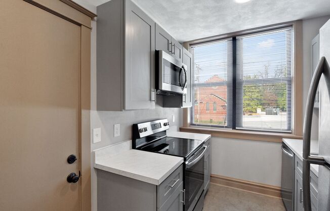 Studio, 1 bath, $995, Unit 3801A - 915