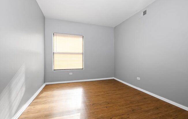 2 beds, 1 bath, 550 sqft, $1,554, Unit 4242 - 3W