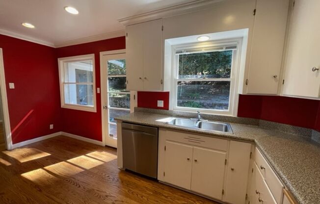 Charming single level home in Orinda-Available for move in 1-7-25