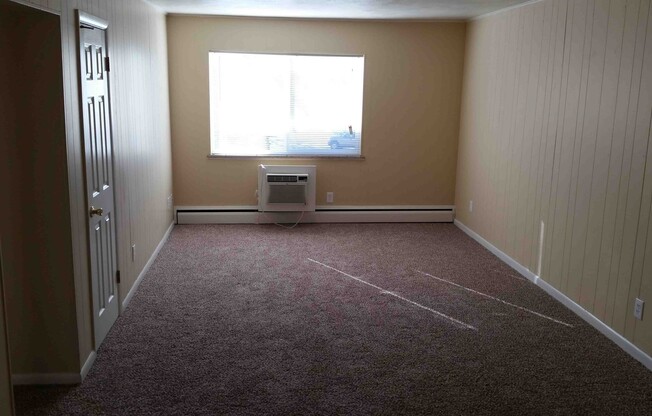 2 beds, 1 bath, 835 sqft, $1,295, Unit EP 108