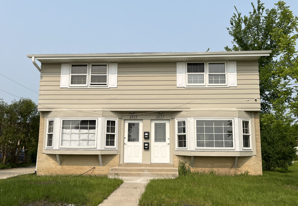 4835 4837 N 103 ST