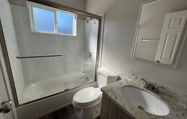 2 beds, 1 bath, 530 sqft, $2,495, Unit 033