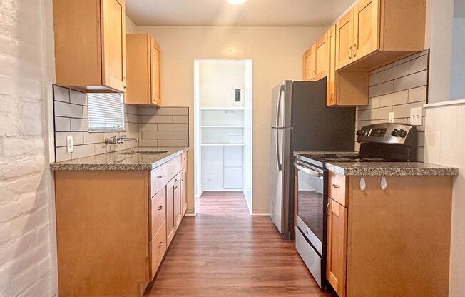 1 bed, 1 bath, 700 sqft, $1,050