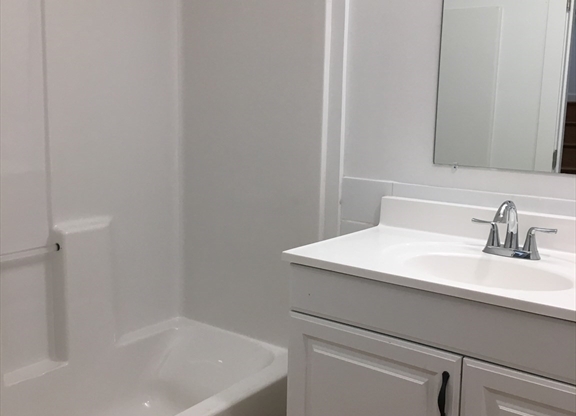 2 beds, 1.5 baths, 1,064 sqft, $3,650, Unit CH