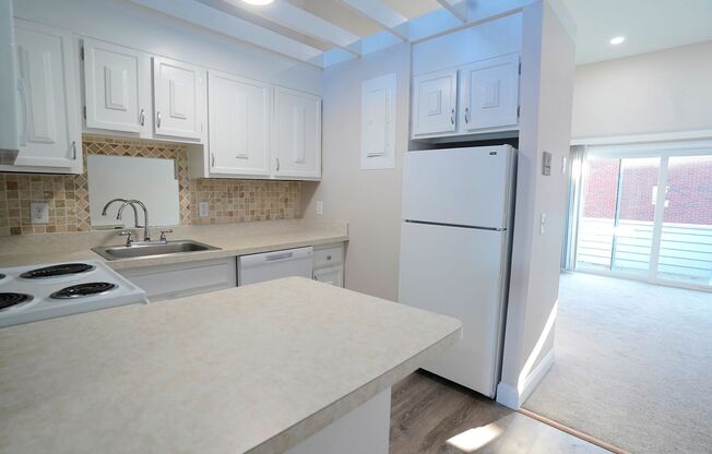 1 bed, 1 bath, 775 sqft, $2,350, Unit 24-6