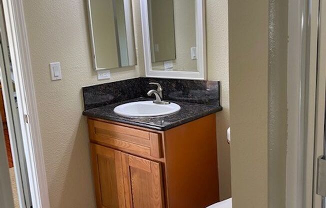 2 beds, 2 baths, 900 sqft, $2,025, Unit 122