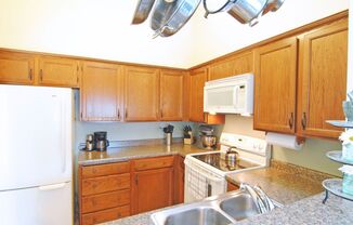 2 beds, 2 baths, $2,199, Unit APARTMENT J302