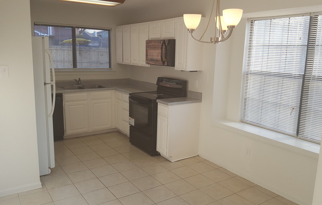 2 beds, 2 baths, $1,575